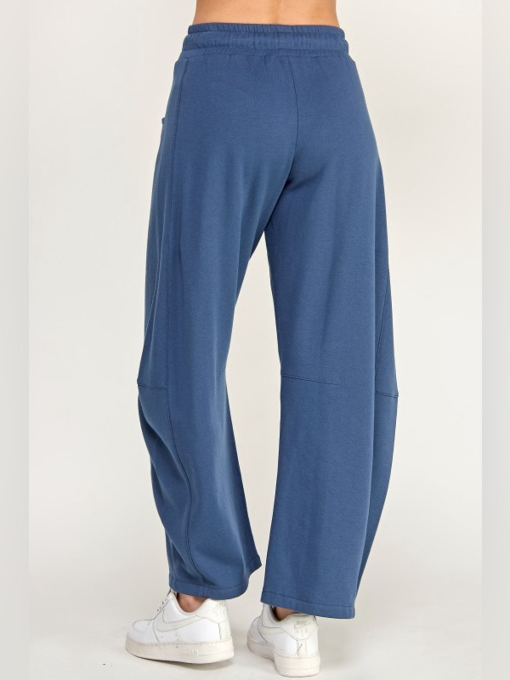 Women's Barrel Wide-Leg Jogger Pants - Picture 5 of 5